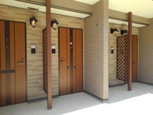 15/22 エントランス