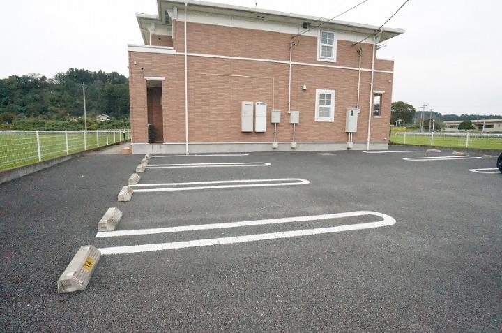 13/19 駐車場