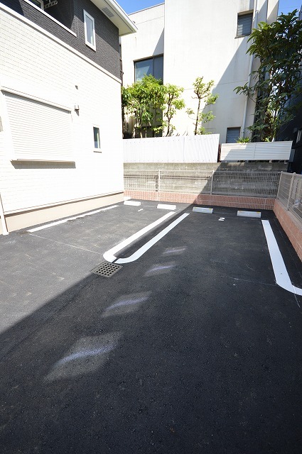 14/20 駐車場