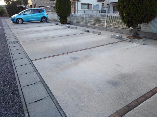 14/20 駐車場