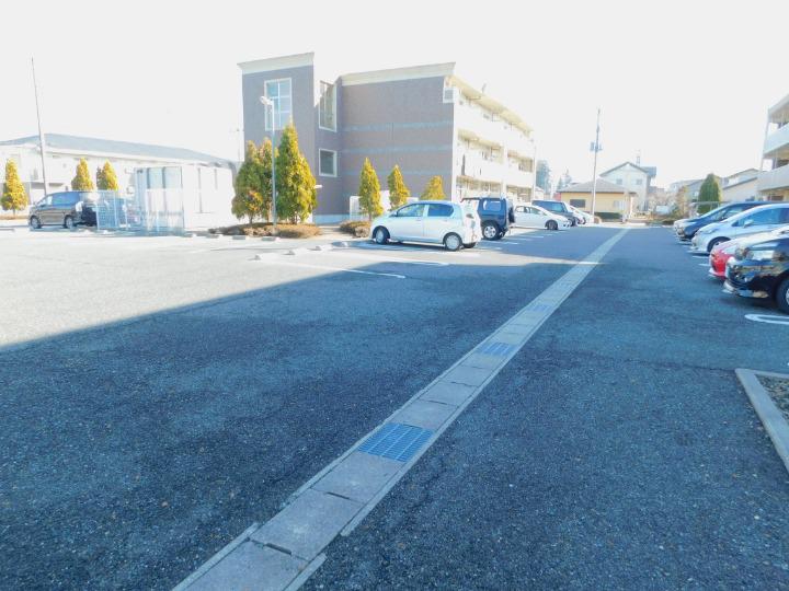 2/7 駐車場