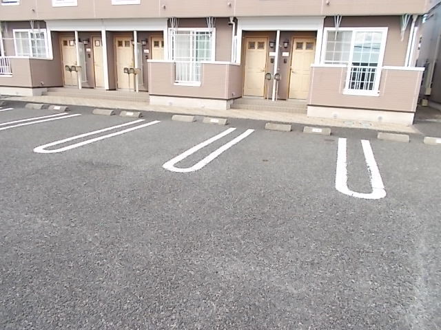 13/19 駐車場