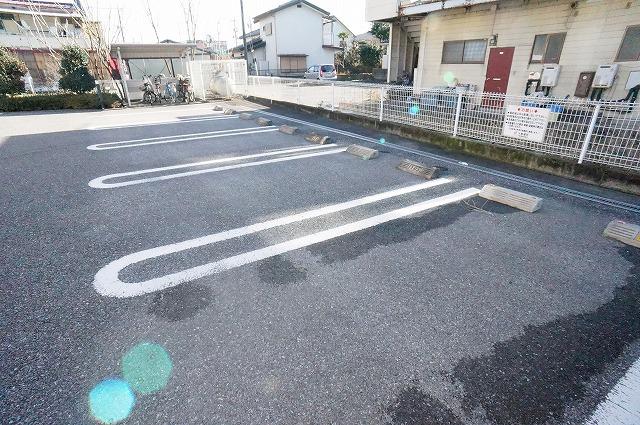 13/19 駐車場
