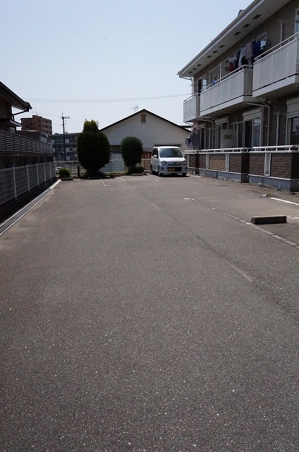 16/22 駐車場