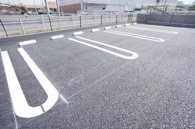 14/21 駐車場
