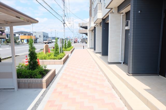 21/30 エントランス