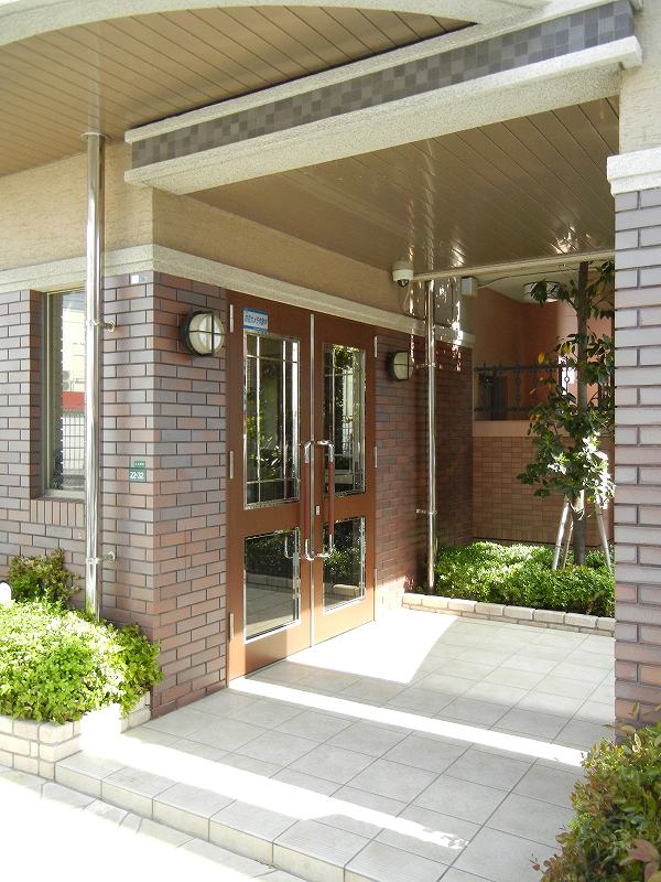 18/25 エントランス