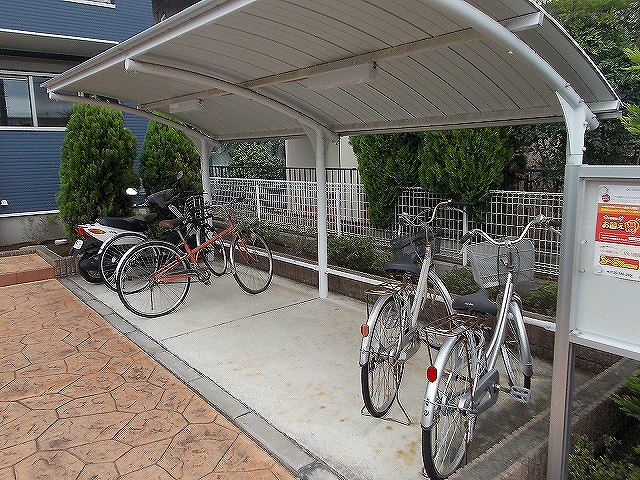 21/30 エントランス