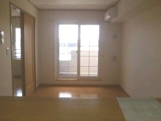 18/25 エントランス