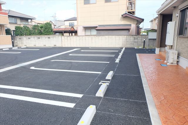 22/28 駐車場