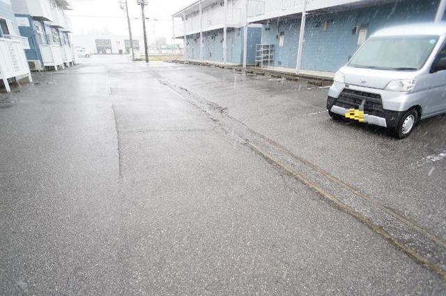 13/21 駐車場