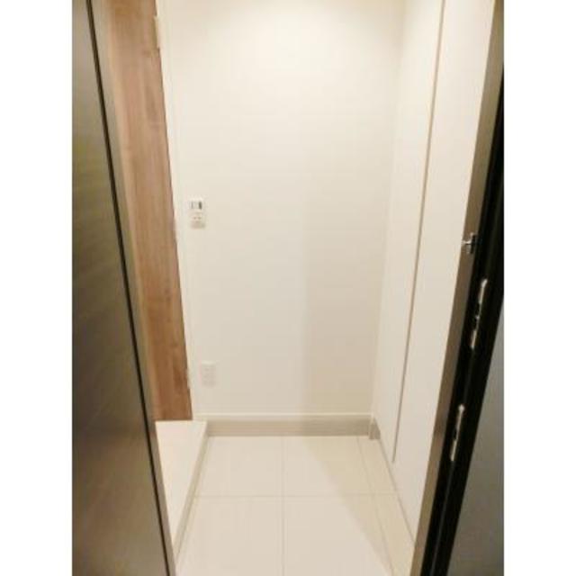 18/29 玄関