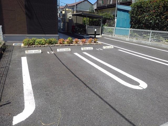 14/20 駐車場
