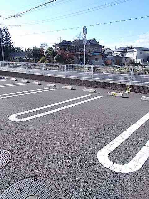13/19 駐車場