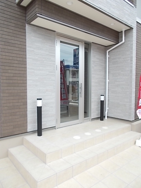 20/30 エントランス