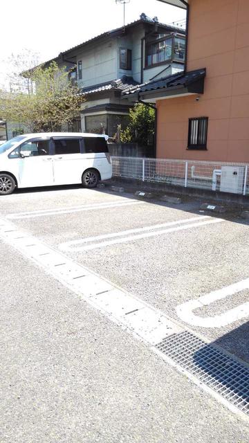 14/20 駐車場