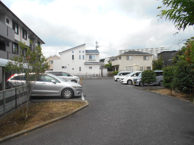22/28 駐車場