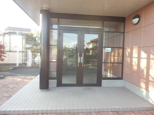 21/29 エントランス