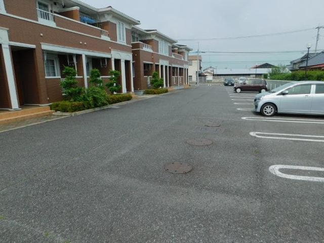 13/21 駐車場