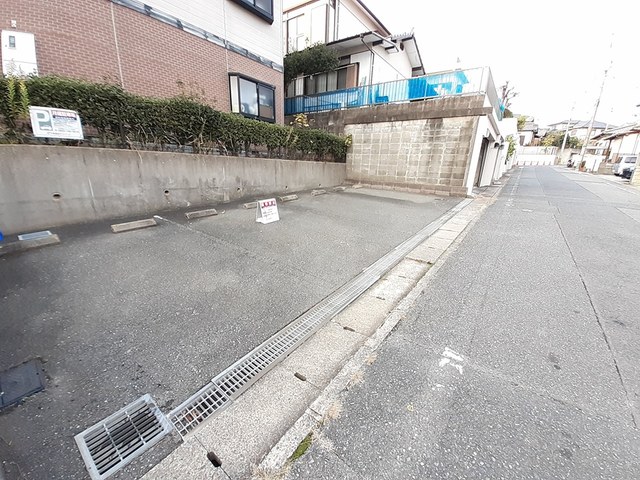 16/22 駐車場