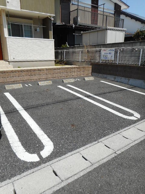 28/30 駐車場