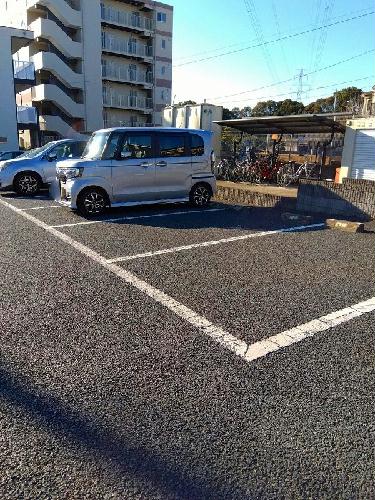 14/14 駐車場