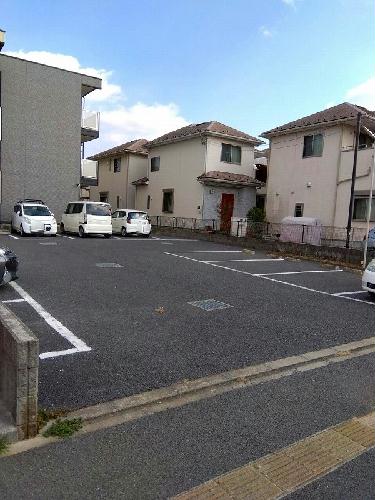 2/7 駐車場