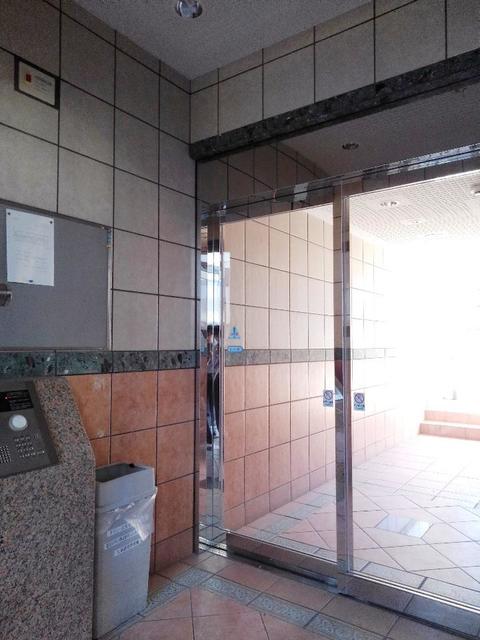 21/30 エントランス