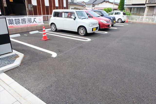22/30 駐車場