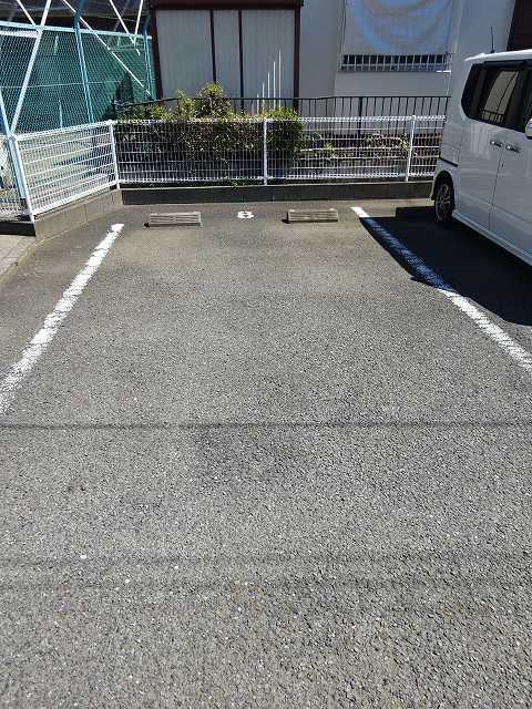 15/23 駐車場