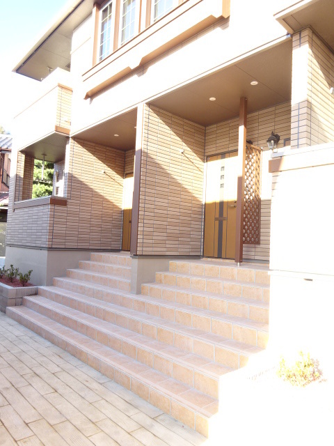 13/16 エントランス