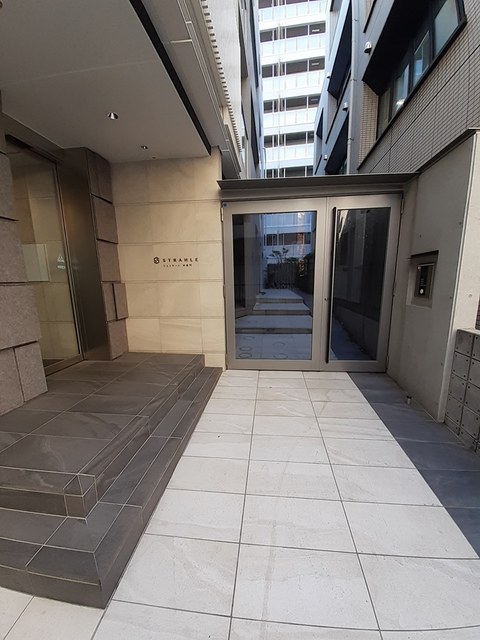 14/20 エントランス