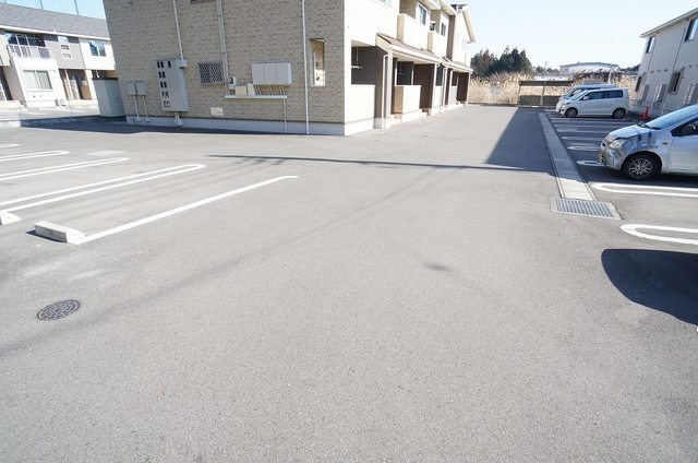 14/21 駐車場