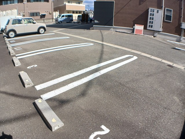 14/20 駐車場