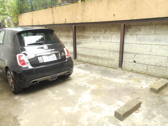 22/23 駐車場