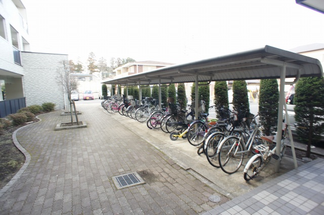 22/28 エントランス