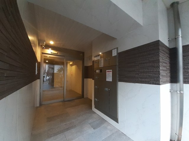 21/28 エントランス
