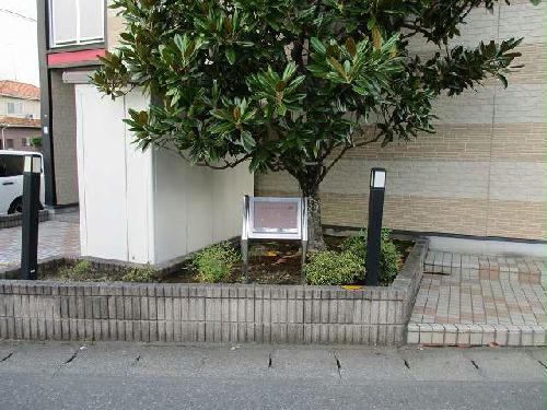 13/22 エントランス