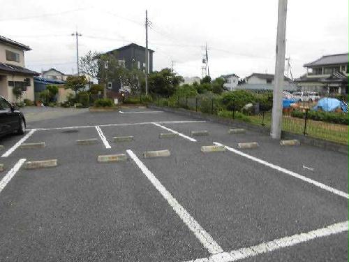 15/18 駐車場