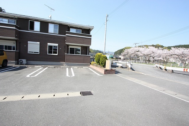14/20 駐車場