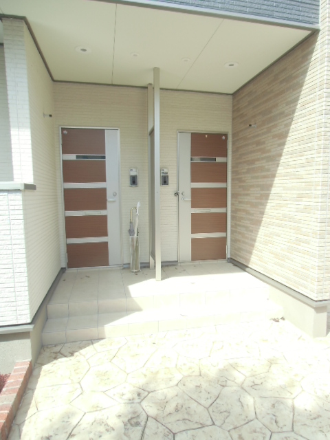 21/30 エントランス