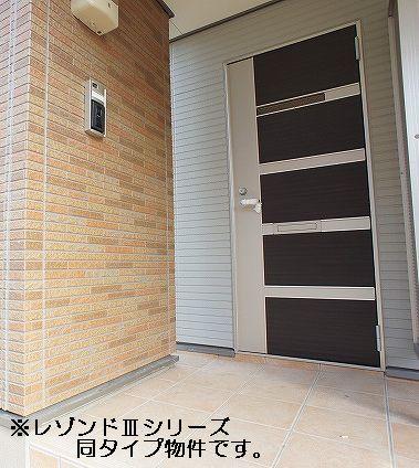 28/30 エントランス