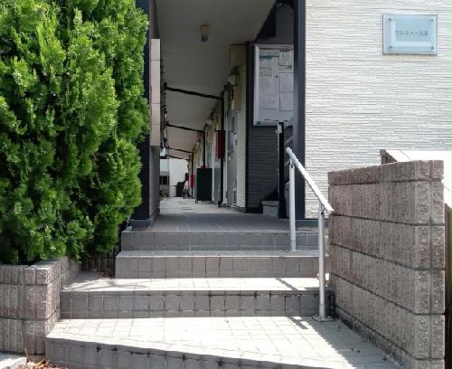 13/15 エントランス