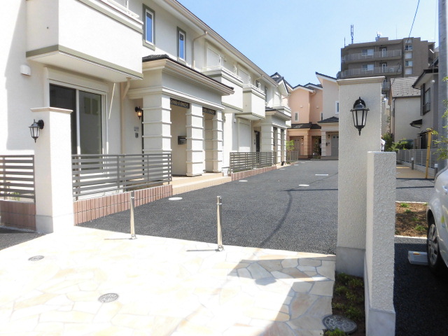 28/30 エントランス