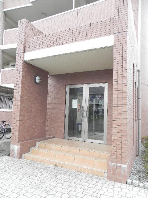 13/20 エントランス