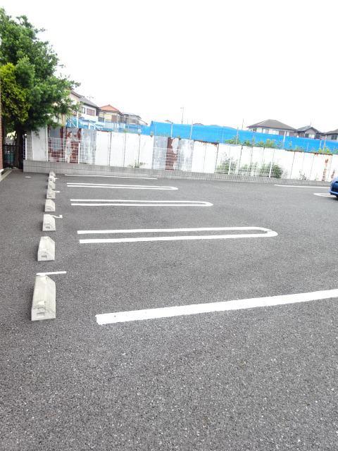 15/23 駐車場