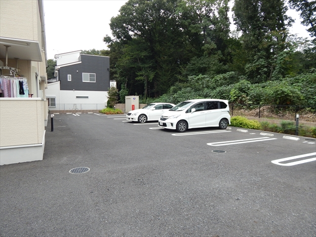 28/30 駐車場