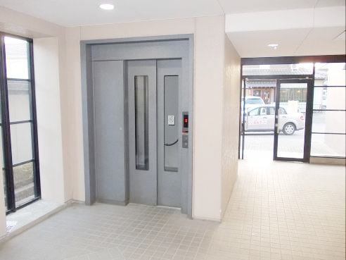 14/20 エントランス