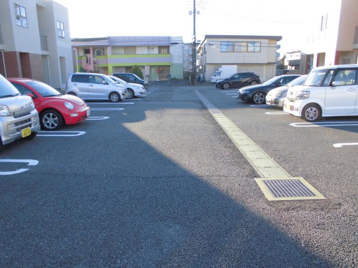 14/20 駐車場