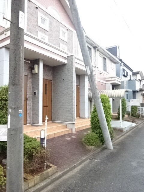 23/30 エントランス